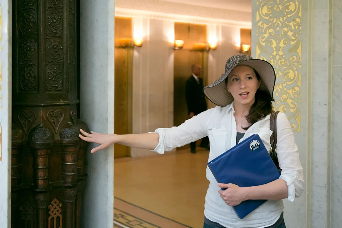 December Is The Perfect Time To See Chicago, Local Tour Guide Says